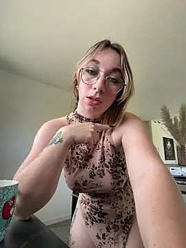 giuliana_baby - Giuliana_baby's free webcam - UK Sex Cams