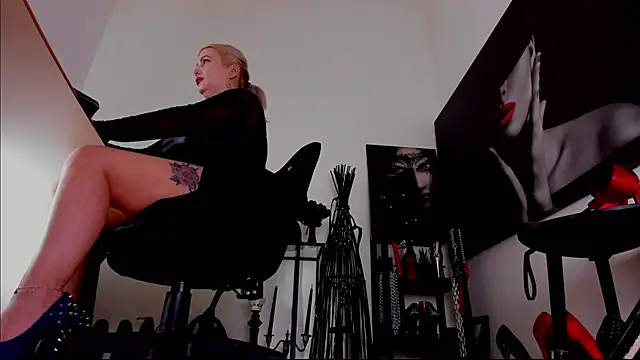 MistressDemi webcam