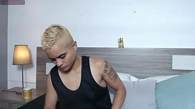 Liiamthompson webcam