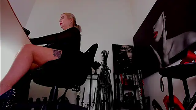 MistressDemi webcam