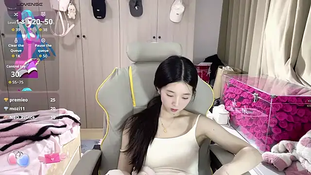 美女OiOi-666在线直播