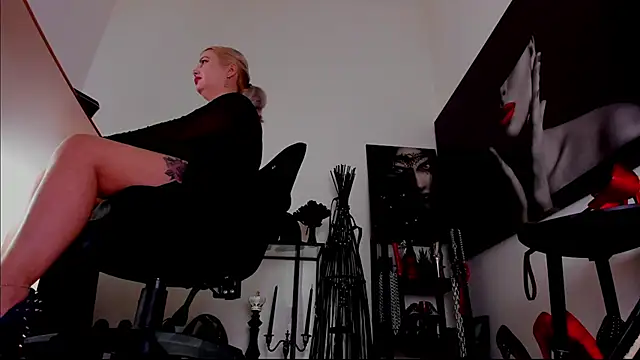 MistressDemi webcam