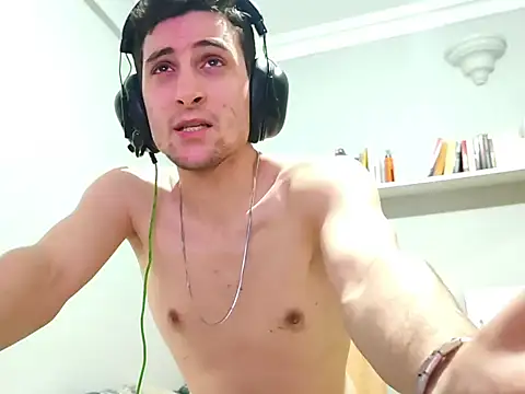 Live webcam thumbnail of sentinustm from tr. Watch my show!