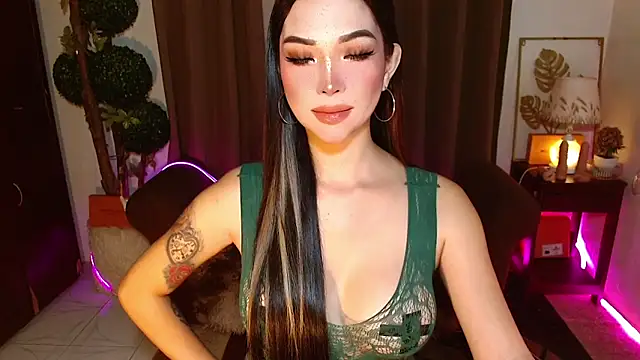 MouthWatering_Ayesha webcam