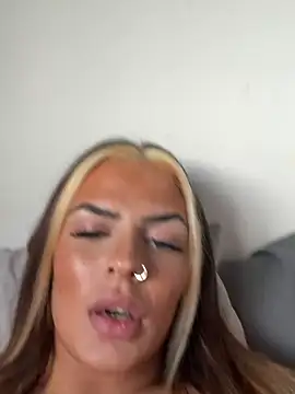 Webcam Model (Georgialacex)  is live.Free join now!