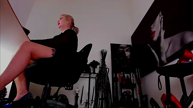 MistressDemi webcam