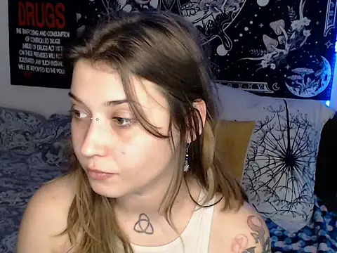 AlienforTwenty webcam