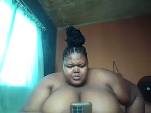 BbwEbonyQueen95 webcam