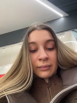 SashaCatt Live Webcam on Stripchat