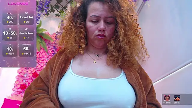 BLONDE_SEXYHOT webcam