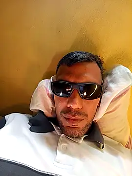 UnreadyChutzpa webcam