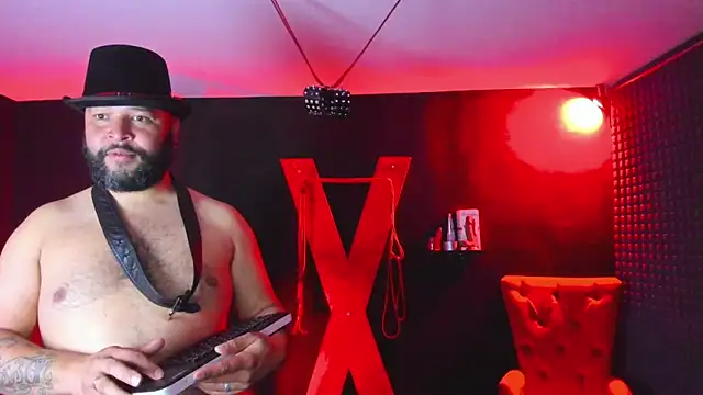 DARK_COUPLE01 webcam