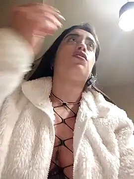 MissNyraSecret webcam