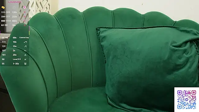 milaflame (F teen) - Show pretty ass and slap it