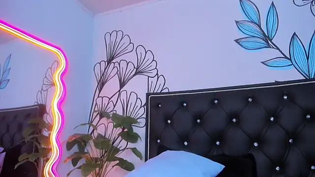 sweet_ariadna_ (F young) - ahegao and spit