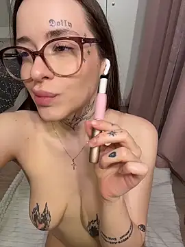 fuckdoll_18 webcam