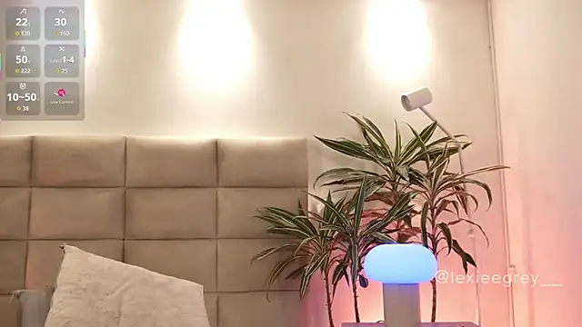 lexiee_grey_ webcam