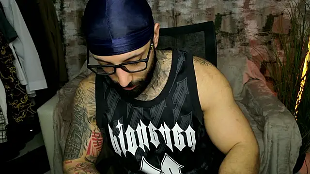 MasculineGuy99 webcam