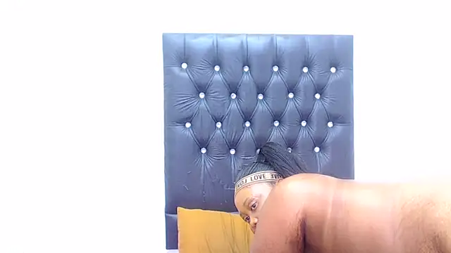 AUGUSTBLOOMxx webcam