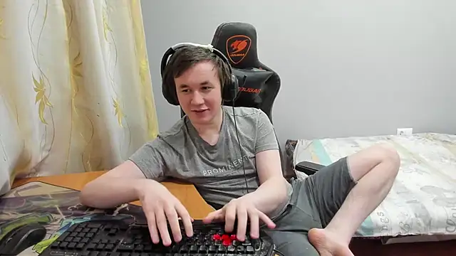 iliaskrislove - Iliaskrislove's free webcam - UK Sex Cams