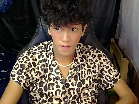 hugekenbigcock webcam