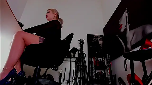 MistressDemi webcam
