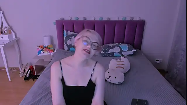 sabrinamacmarren webcam