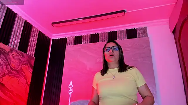 Agatha_Pleasure webcam