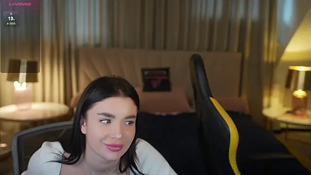 Charlotte_Dreams webcam