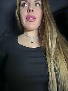 MilfNextDoor20 webcam