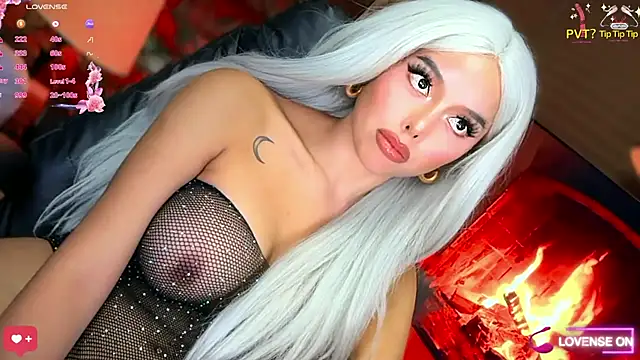 sassymarylou from StripChat is Freechat