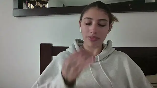 AliceTeenager___ webcam