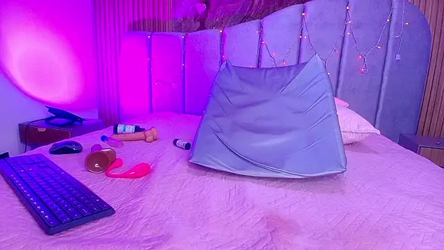 sarita_blondi webcam