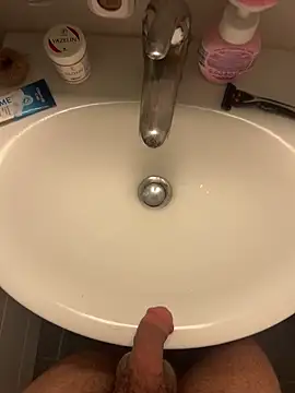 albino1122 (M twink) - Cumshot