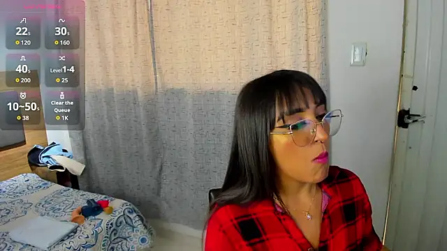 miss_charlott_18 webcam