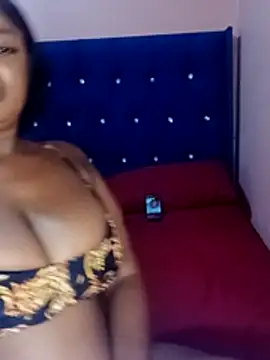 Luciouslips00 webcam