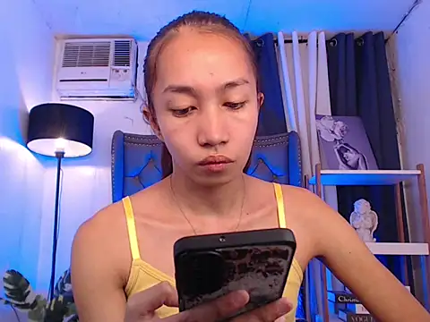 Sweet_kittyxx webcam