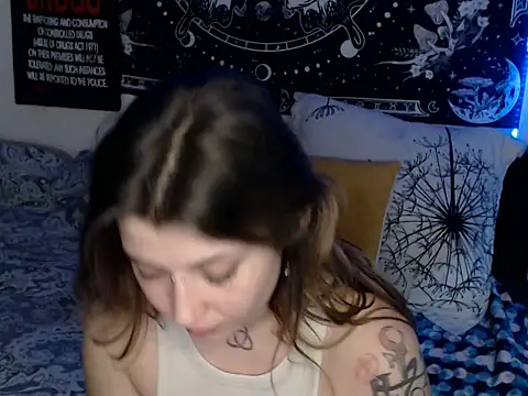 AlienforTwenty webcam