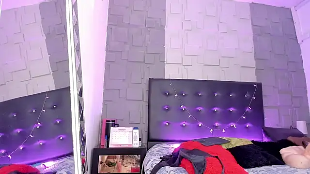 ambarthsmiith2 - AmbarthSmiith2's free webcam