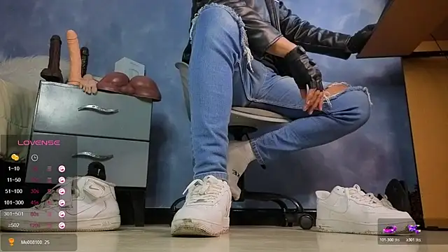 tomlover_12 - TomLover_12's free webcam