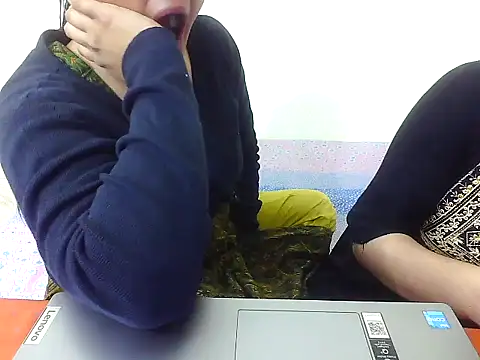 twinrose2000 - TwinRose2000's free webcam