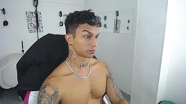 Leonard_Price webcam