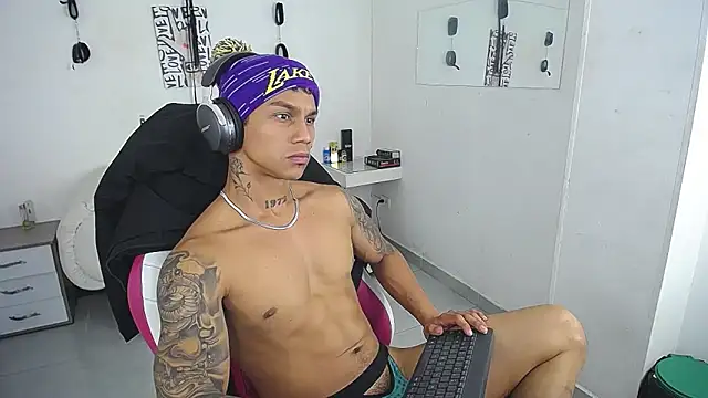 Leonard_Price webcam