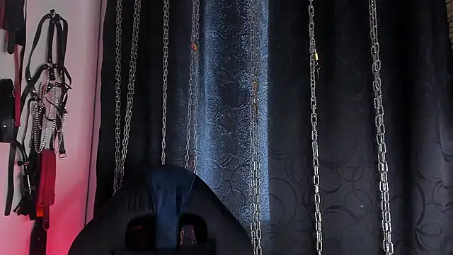 charrlotte_quinn from StripChat is Freechat