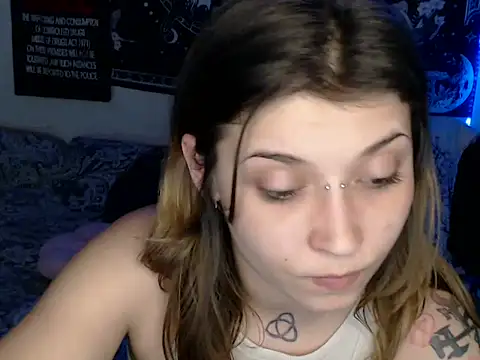 AlienforTwenty webcam