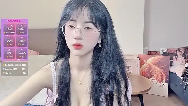 美女-ruoruo-在线直播