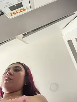 nahomy_benett - Nahomy_Benett's free webcam - UK Sex Cams