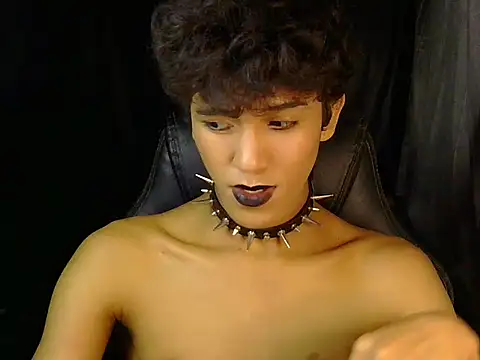 hugekenbigcock (M twink) - lets have fun and cum with together