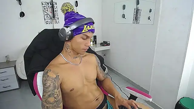 Leonard_Price webcam