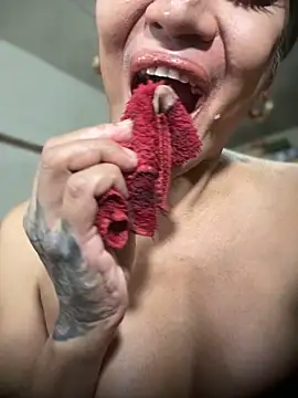 HugeKatarinaTS webcam